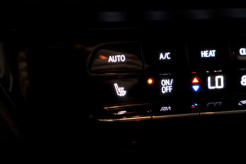 Used 2022 Chevrolet Bolt LT FWD image 4