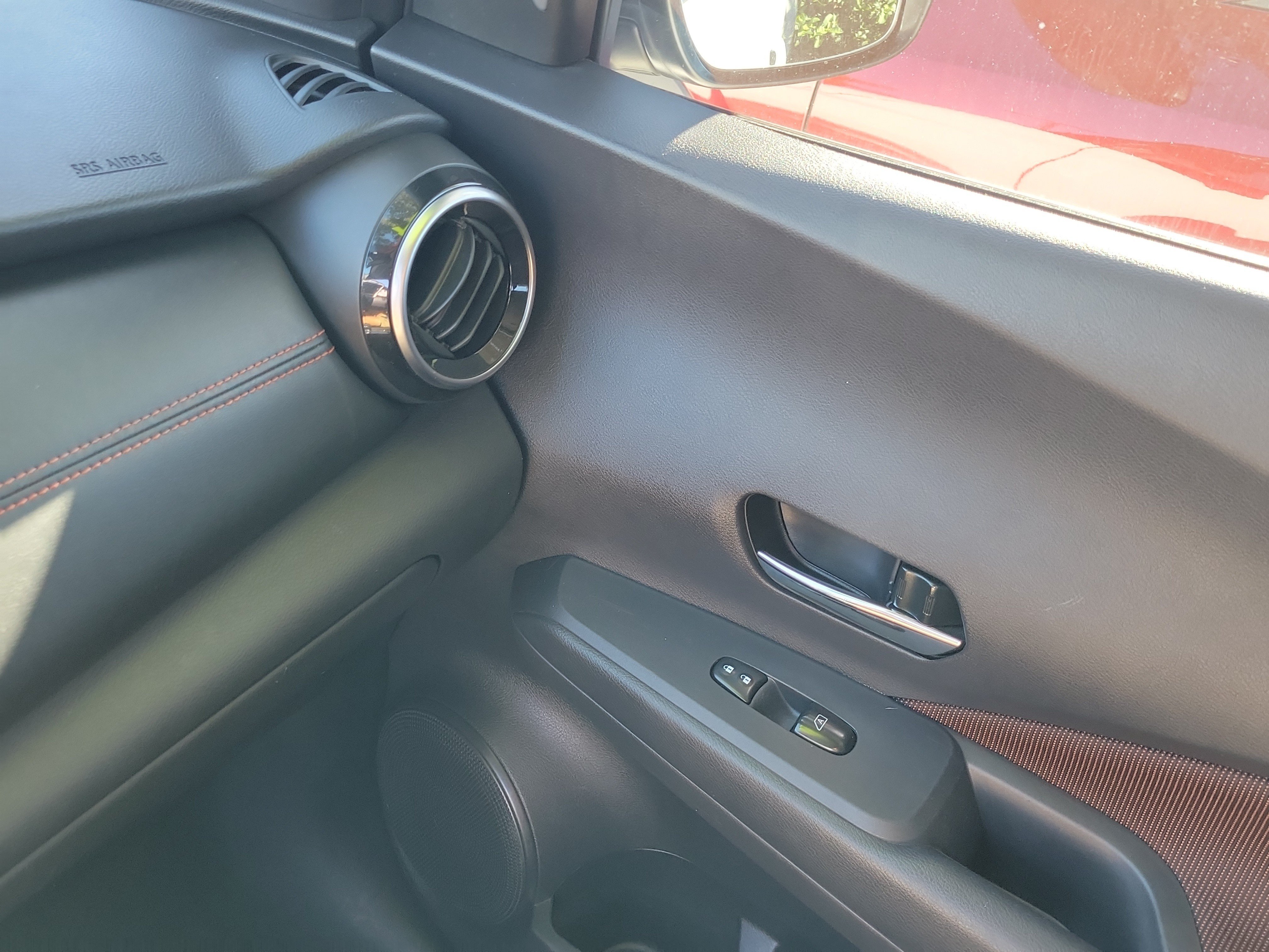 Certified 2024 Nissan Kicks SR FWD image 28