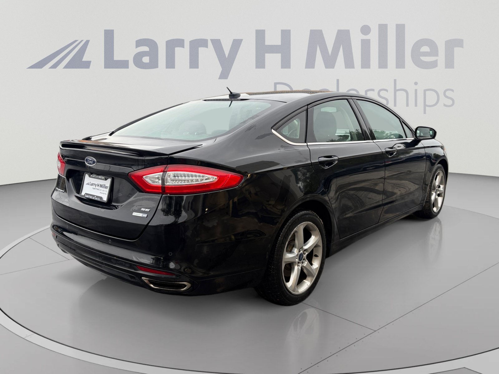 Used 2016 Ford Fusion SE AWD/4WD image 5