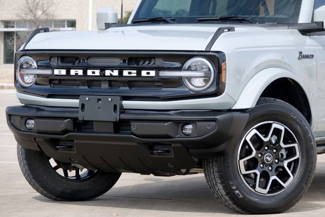 Used 2023 Ford Bronco Outer Banks image 16