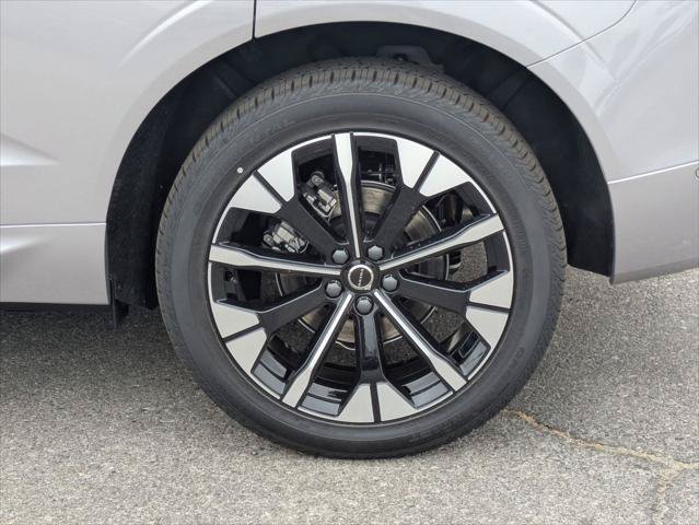 New 2026 Volvo XC60 B5 Plus w/ Climate Package PRO AWD/4WD image 6