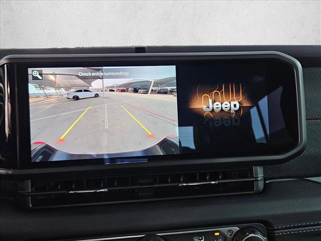 Used 2025 Jeep Gladiator Rubicon w/ Convenience Group image 12