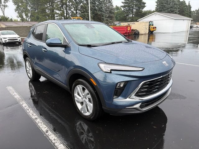 Used 2025 Buick Encore GX Preferred w/ Comfort Package AWD/4WD image 4