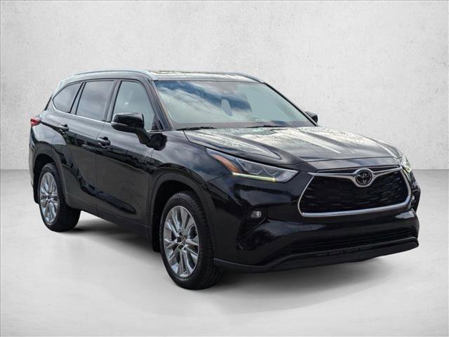 Used 2020 Toyota Highlander Limited image 3