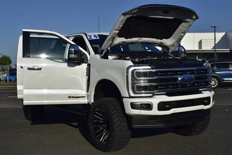 Used 2024 Ford F350 Platinum image 38