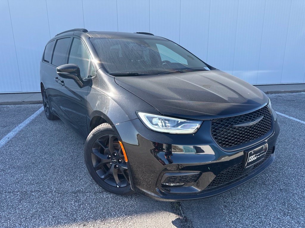 Used 2025 Chrysler Pacifica Limited FWD image 10