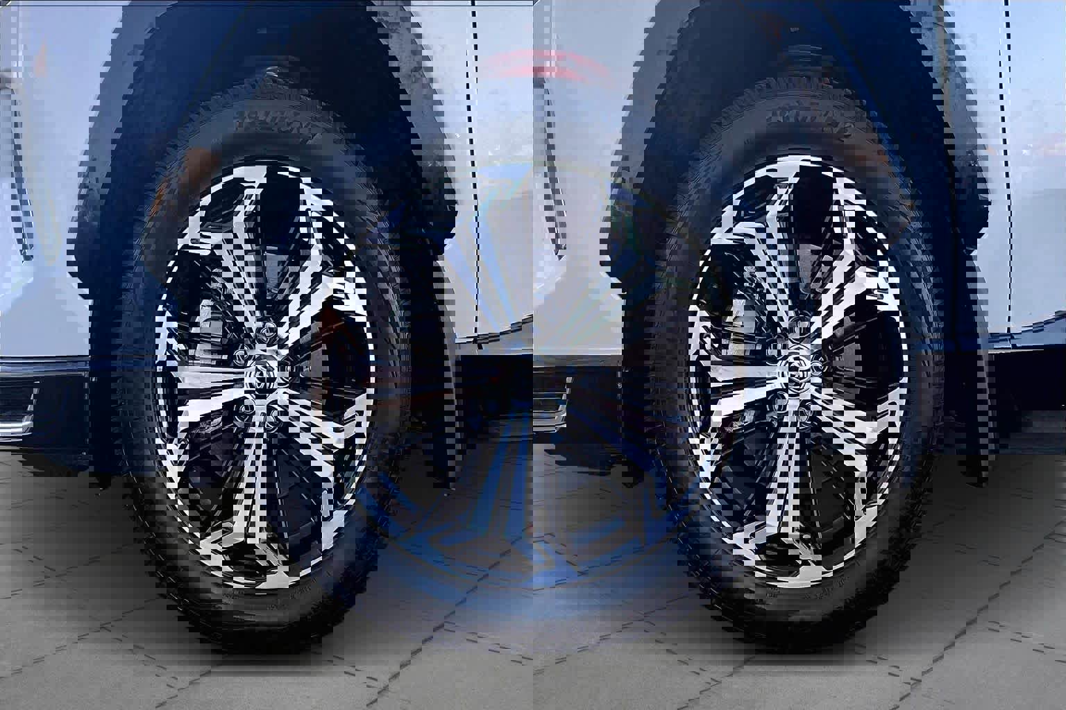 Used 2022 Toyota RAV4 XSE image 9