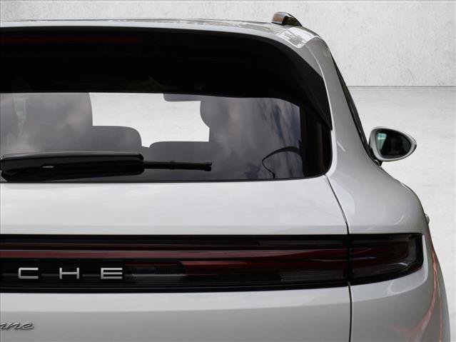 Used 2025 Porsche Cayenne AWD/4WD image 8