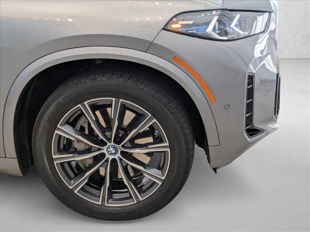 Used 2025 BMW X5 xDrive50e w/ M Sport Package image 30