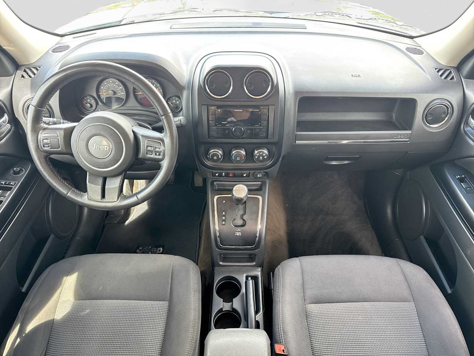 Used 2015 Jeep Patriot Latitude AWD/4WD image 14