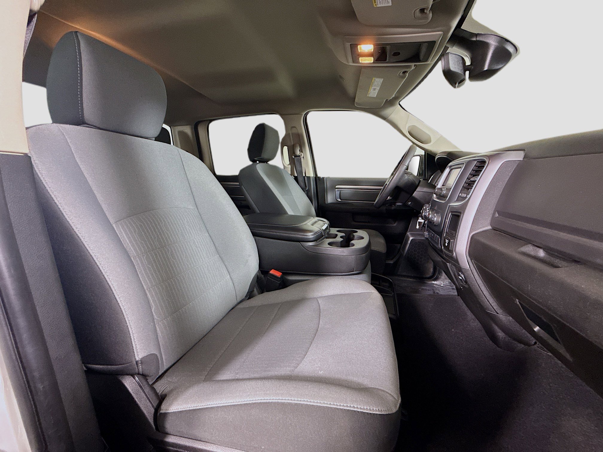 Used 2022 RAM 1500 Classic SLT image 28