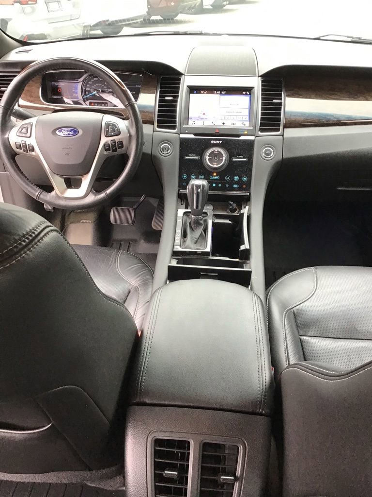 Used 2017 Ford Taurus Limited FWD image 5