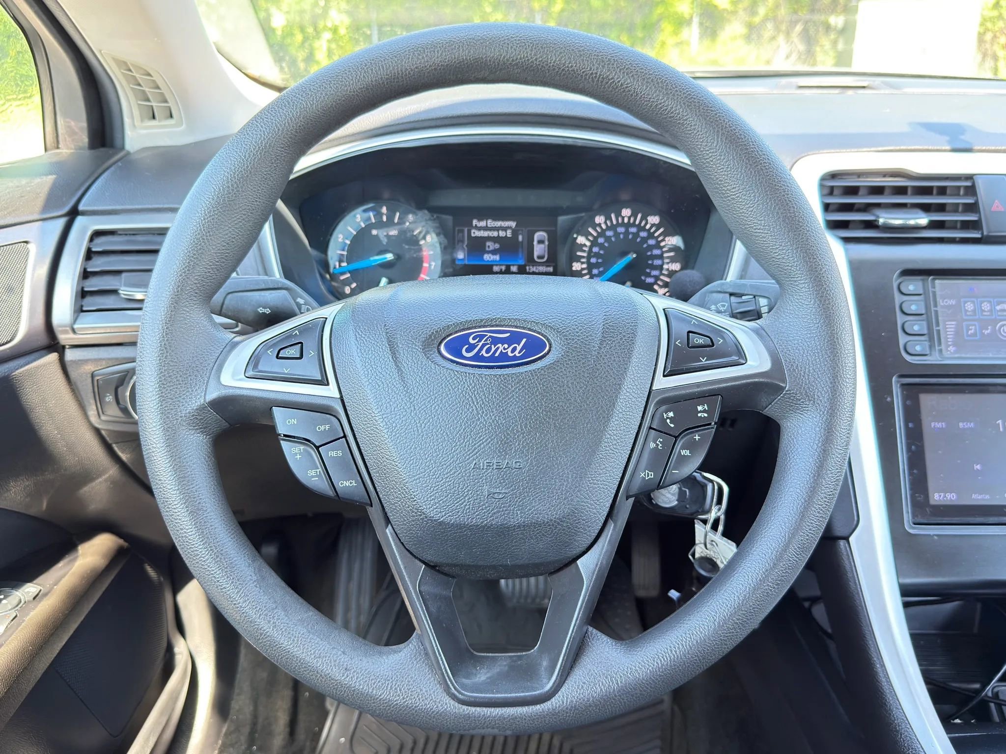 Used 2016 Ford Fusion SE FWD image 24