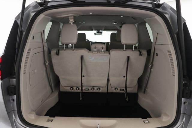 Used 2021 Chrysler Pacifica Touring-L image 29