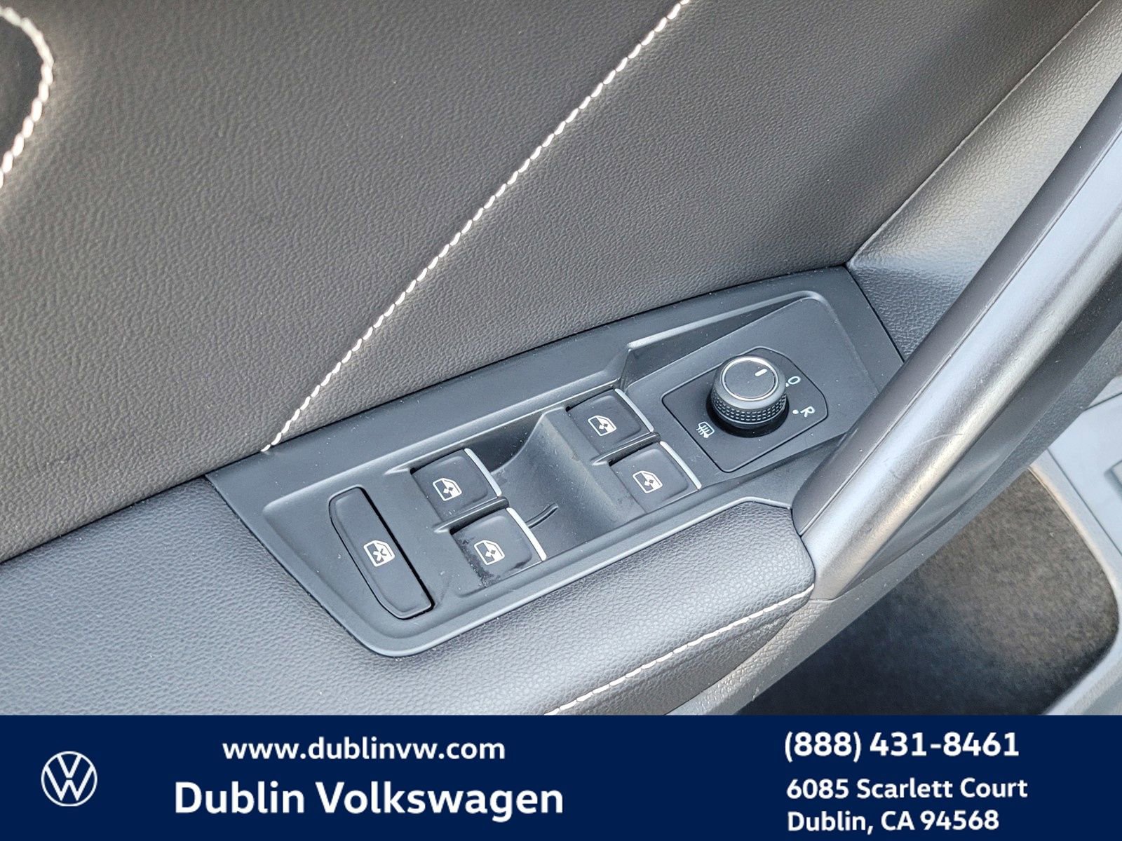 Used 2023 Volkswagen Tiguan SE R-Line image 19