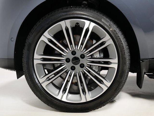 New 2026 Land Rover Range Rover Long Wheelbase SE AWD/4WD image 9