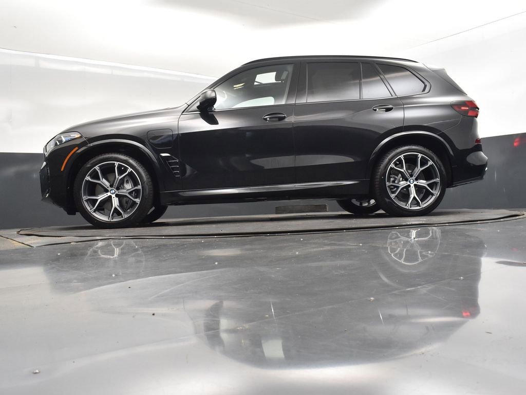 New 2026 BMW X5 xDrive50e image 39