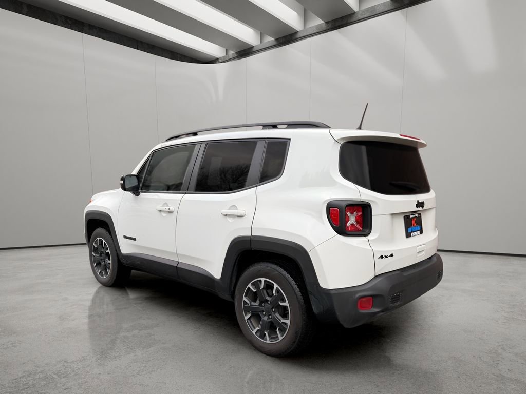 Used 2023 Jeep Renegade Latitude image 3