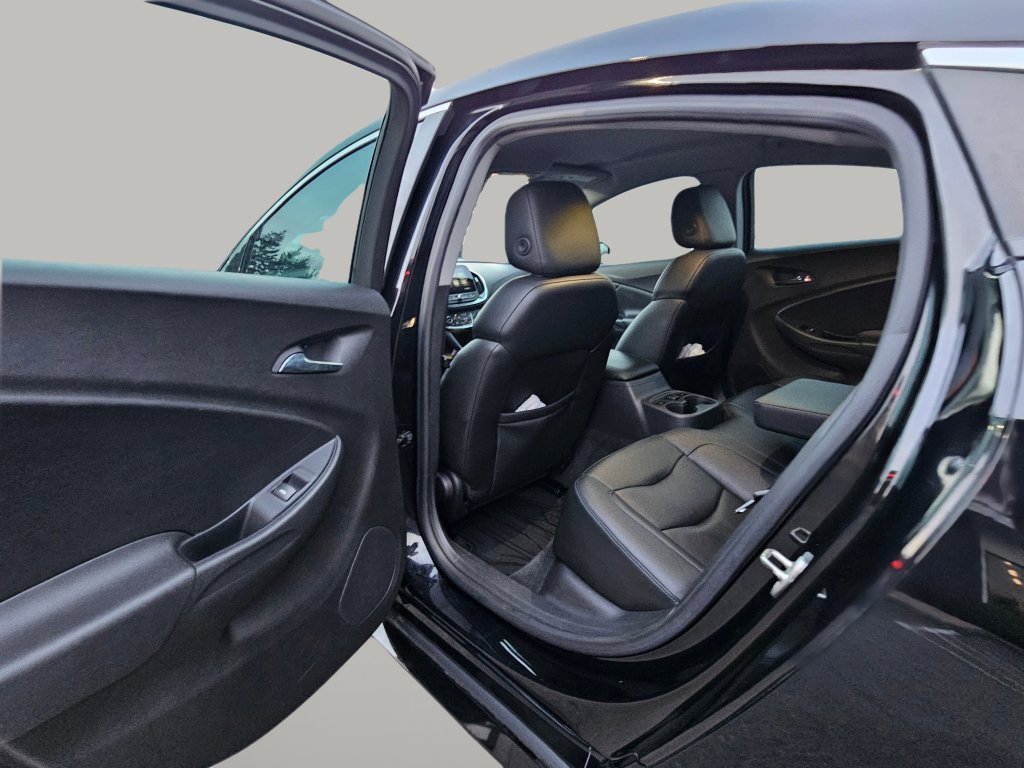 Used 2016 Chevrolet Volt Premier w/ Driver Confidence Package image 23