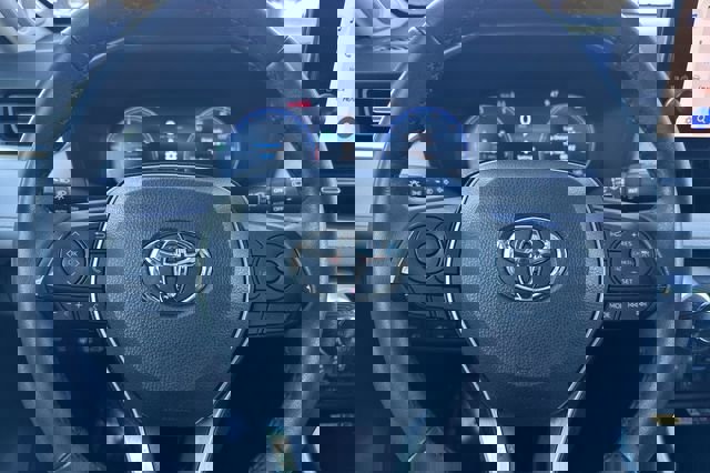 Certified 2025 Toyota RAV4 Limited w/ Advanced Technology Package image 27