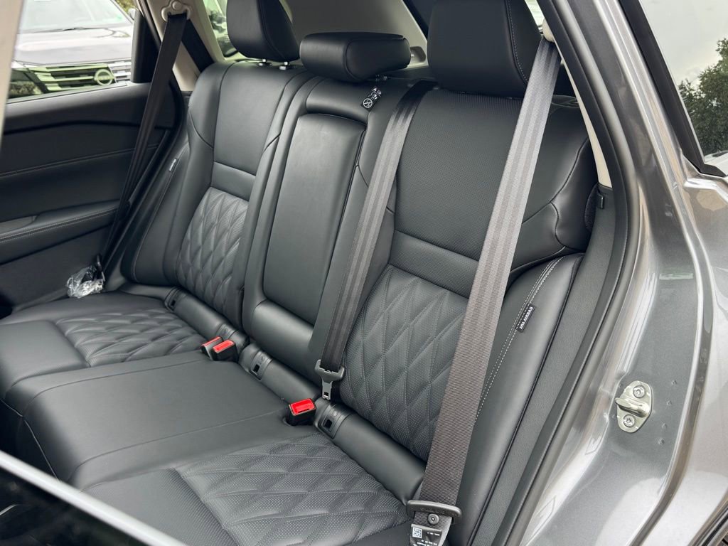 New 2026 Nissan Rogue Platinum image 18