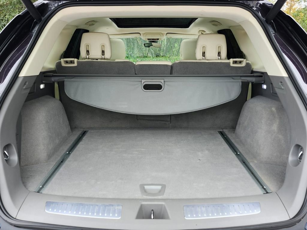 Used 2018 Cadillac XT5 Luxury w/ Driver Awareness Package image 10