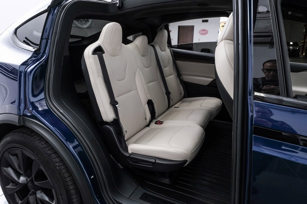 Used 2022 Tesla Model X image 42