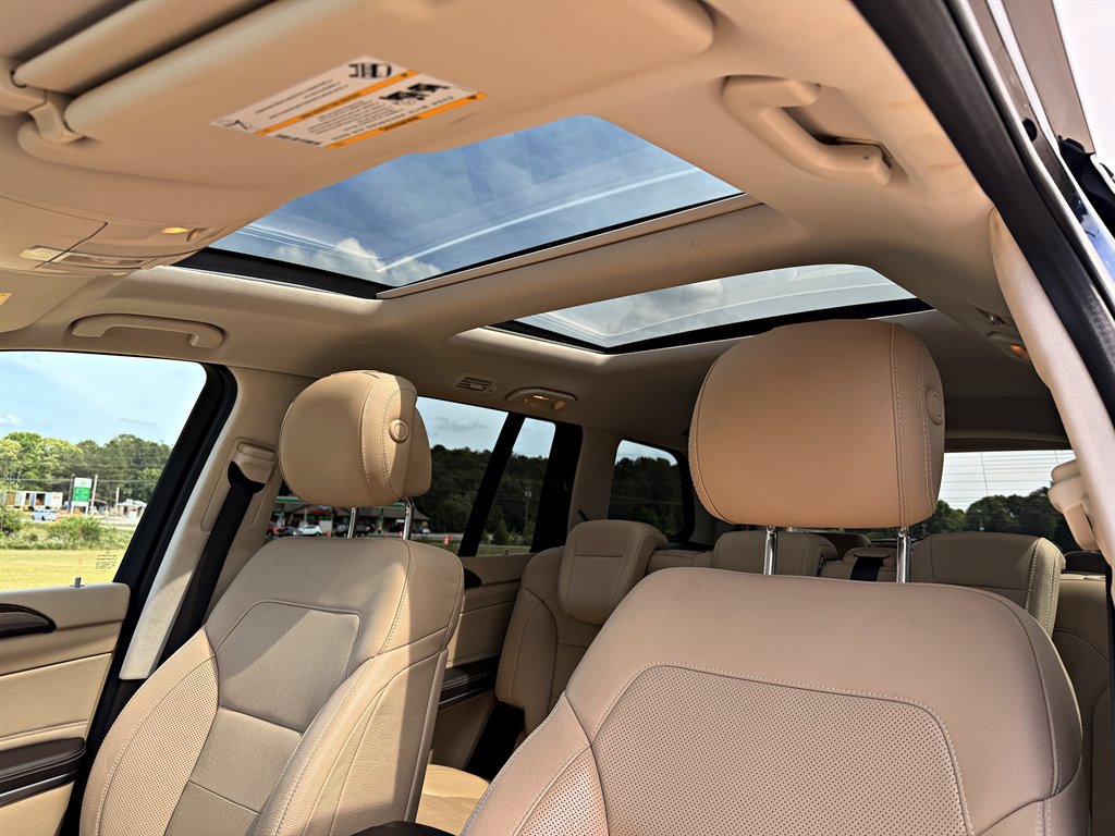 Used 2019 Mercedes-Benz GLS 550 4MATIC image 11