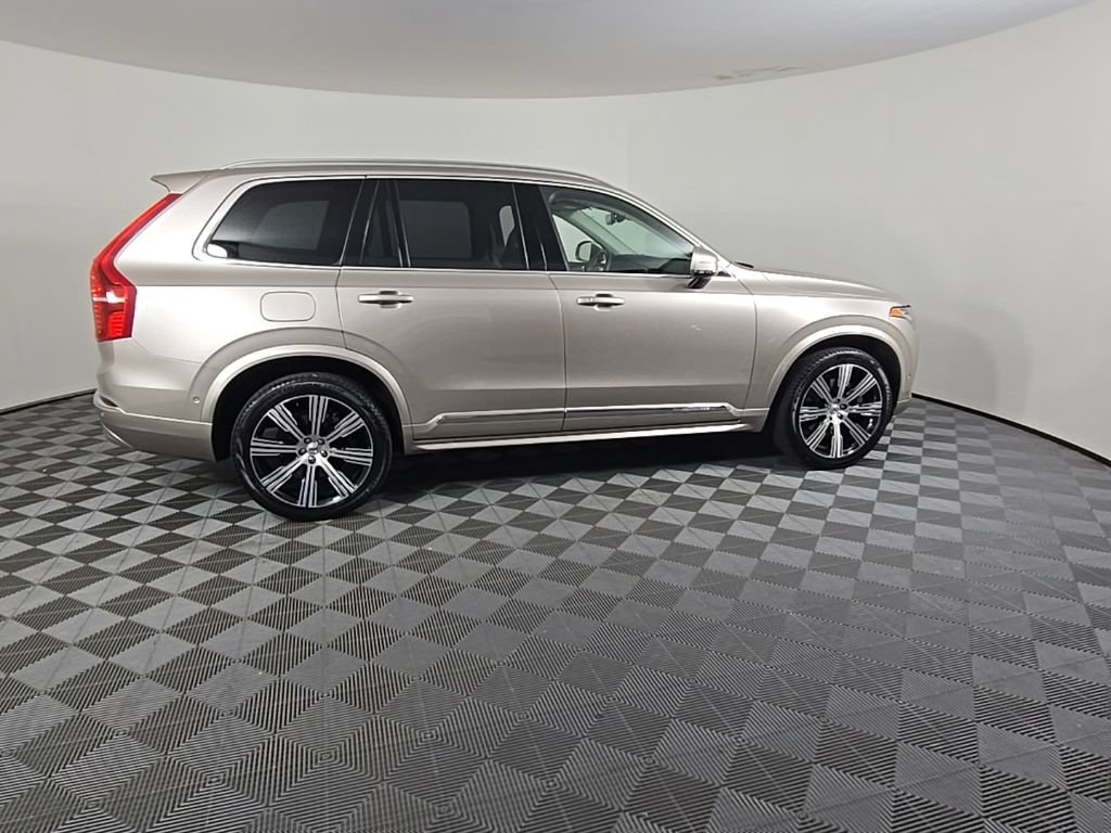 Certified 2024 Volvo XC90 T8 Plus AWD/4WD image 10