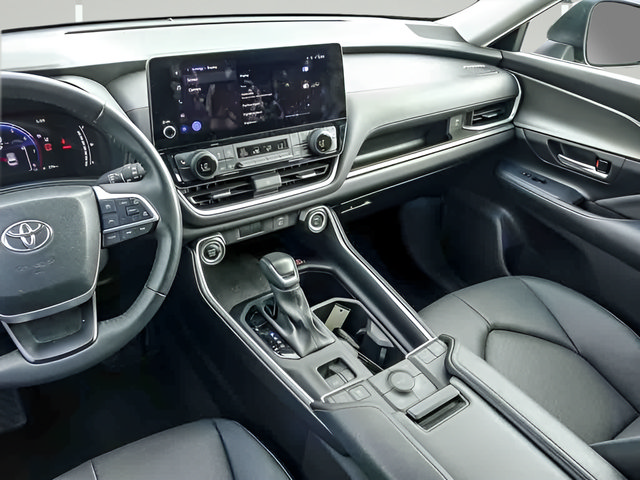 Used 2025 Toyota Grand Highlander AWD image 16