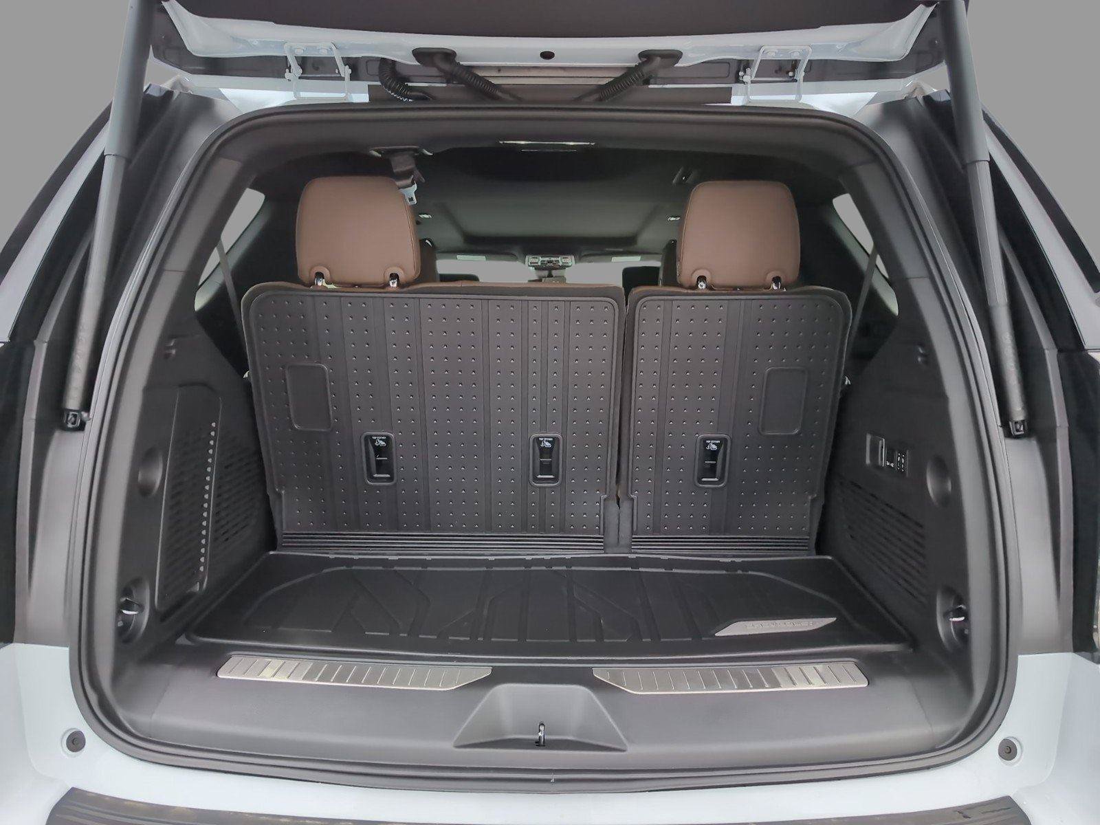 New 2026 Chevrolet Tahoe High Country AWD/4WD image 10