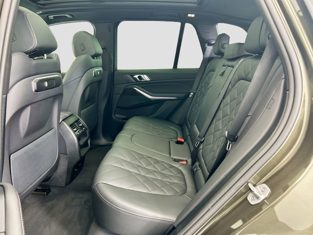 Certified 2025 BMW X5 xDrive40i w/ Parking Assistance Package AWD/4WD image 20