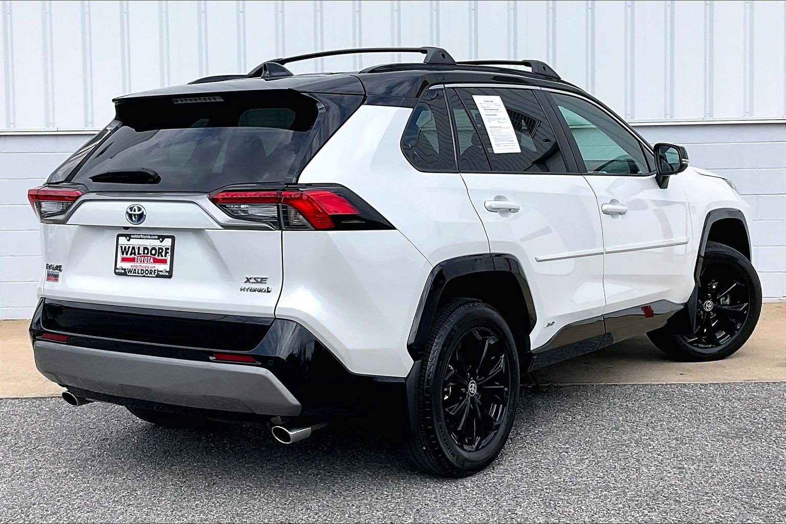Used 2023 Toyota RAV4 XSE AWD/4WD image 17