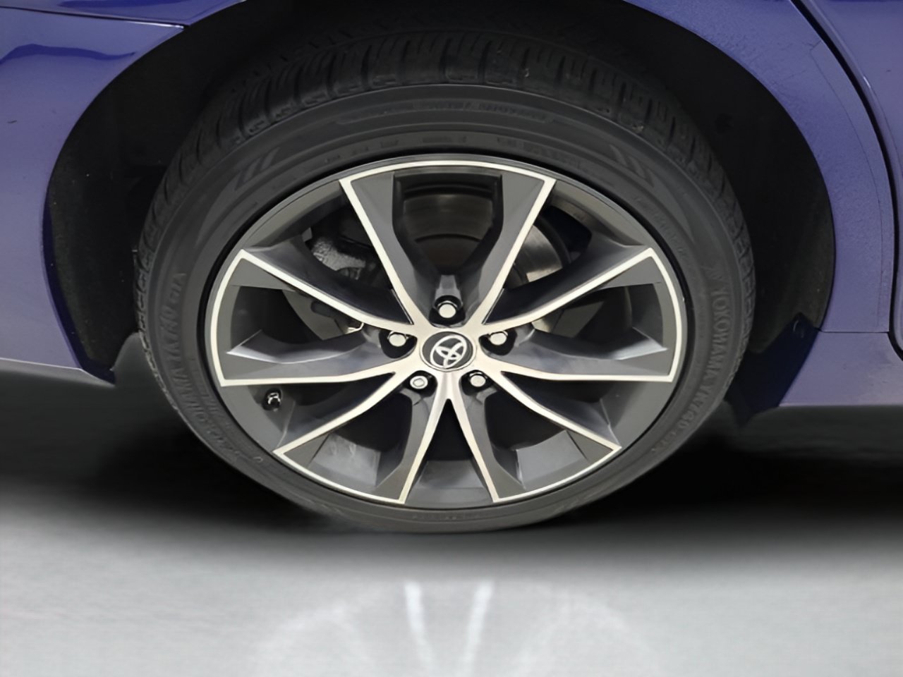 Used 2015 Toyota Camry XSE w/ Advanced Technology Package FWD image 9