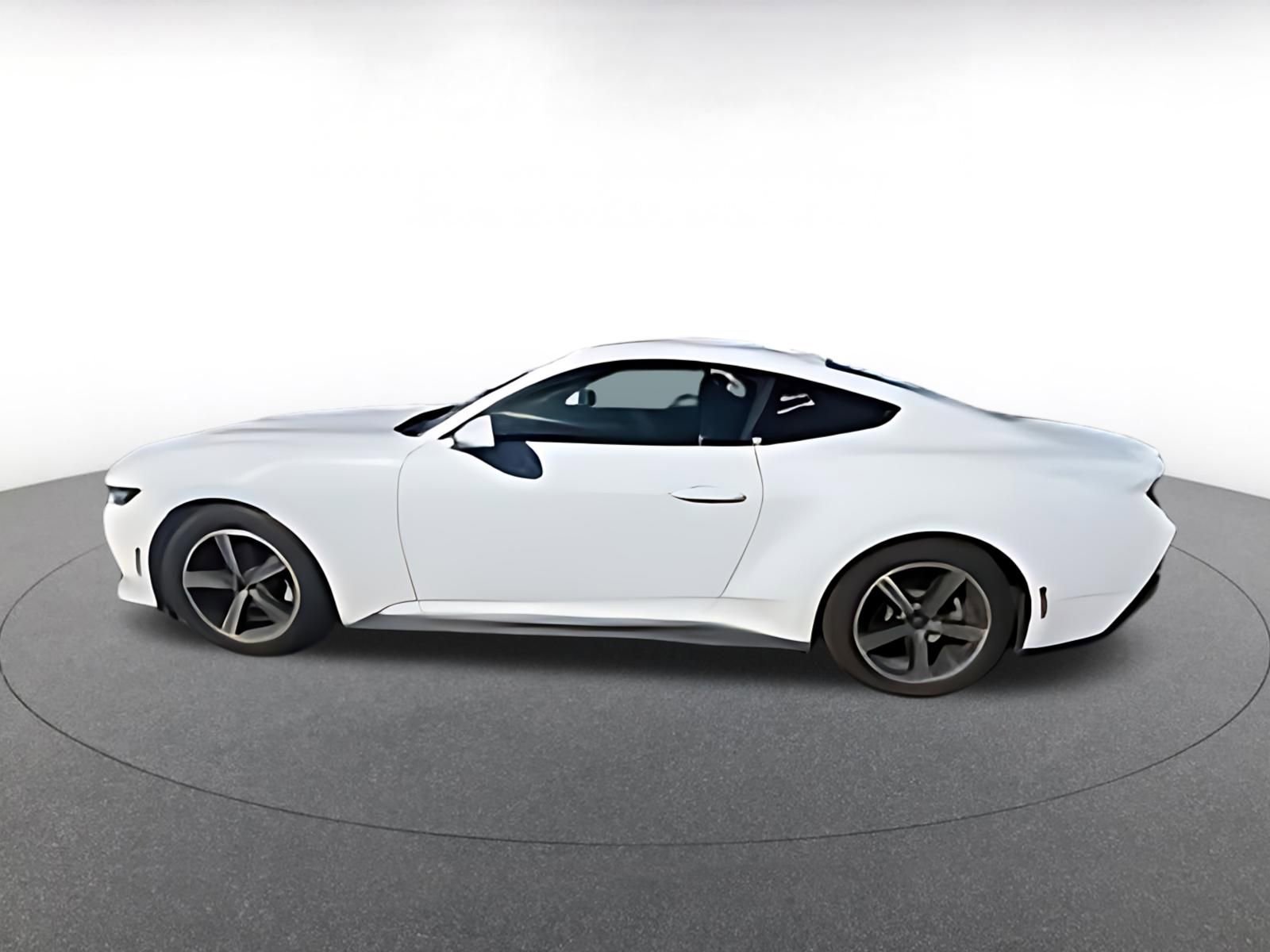 Used 2024 Ford Mustang Premium image 4