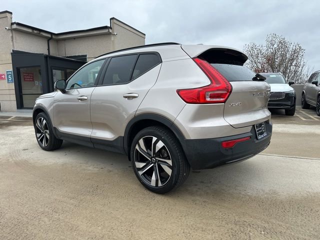 Certified 2023 Volvo XC40 B5 Plus w/ Climate Package image 6