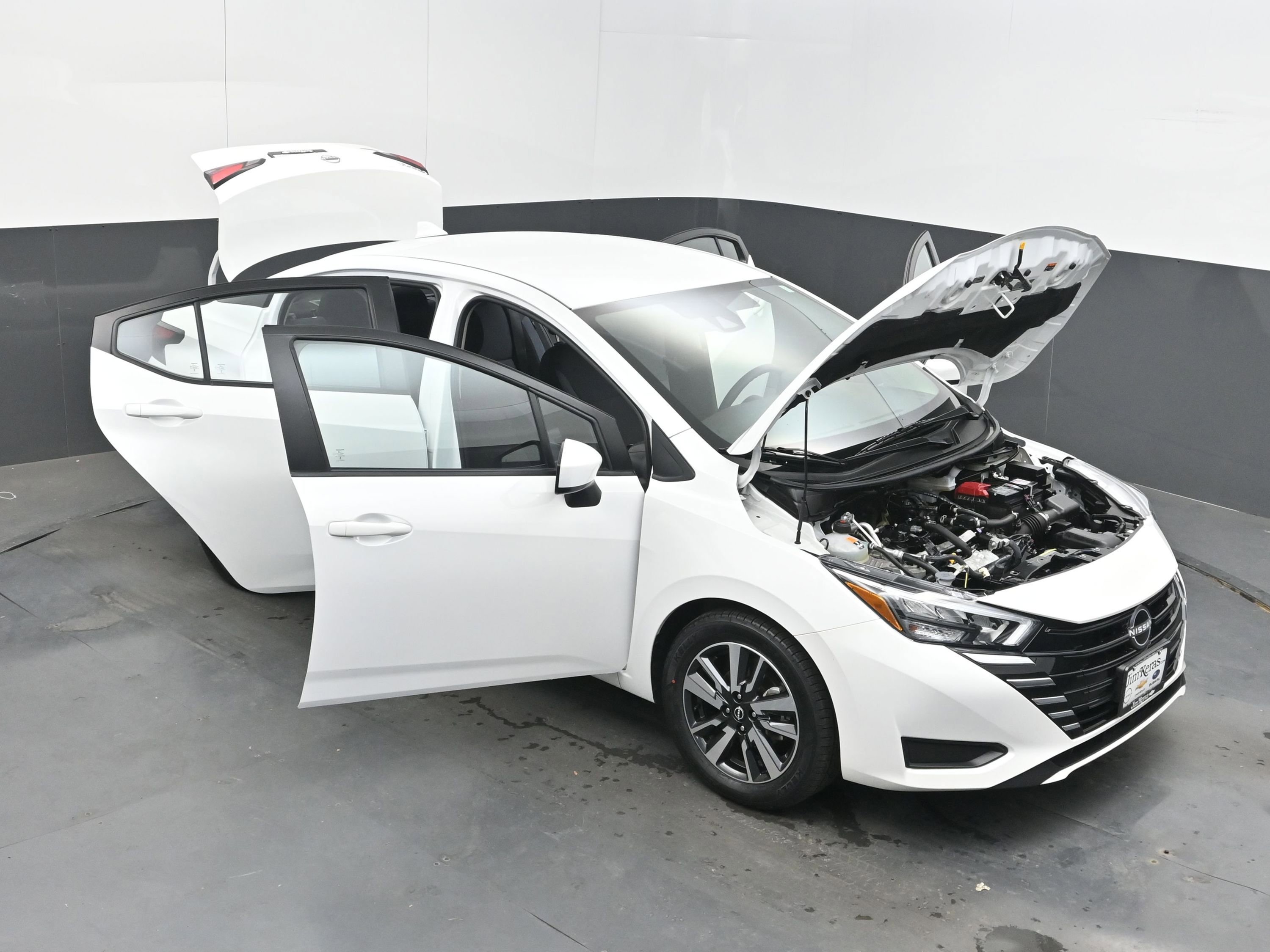 Used 2025 Nissan Versa SV image 43