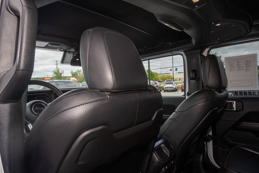 Used 2024 Jeep Wrangler Unlimited Sahara AWD/4WD image 16