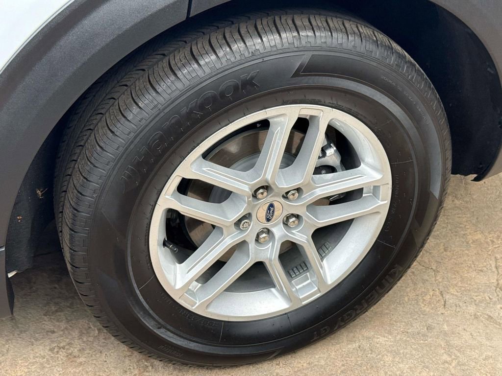 Used 2025 Ford Explorer Active image 30