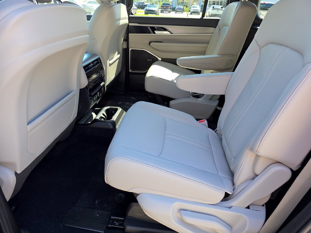 New 2027 Jeep Grand Wagoneer 4WD image 24