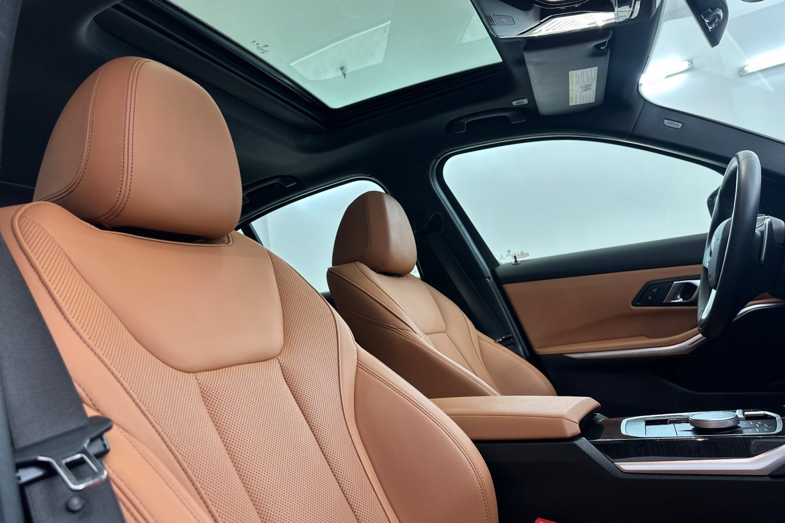 Certified 2024 BMW 330i Sedan w/ Convenience Package RWD image 25