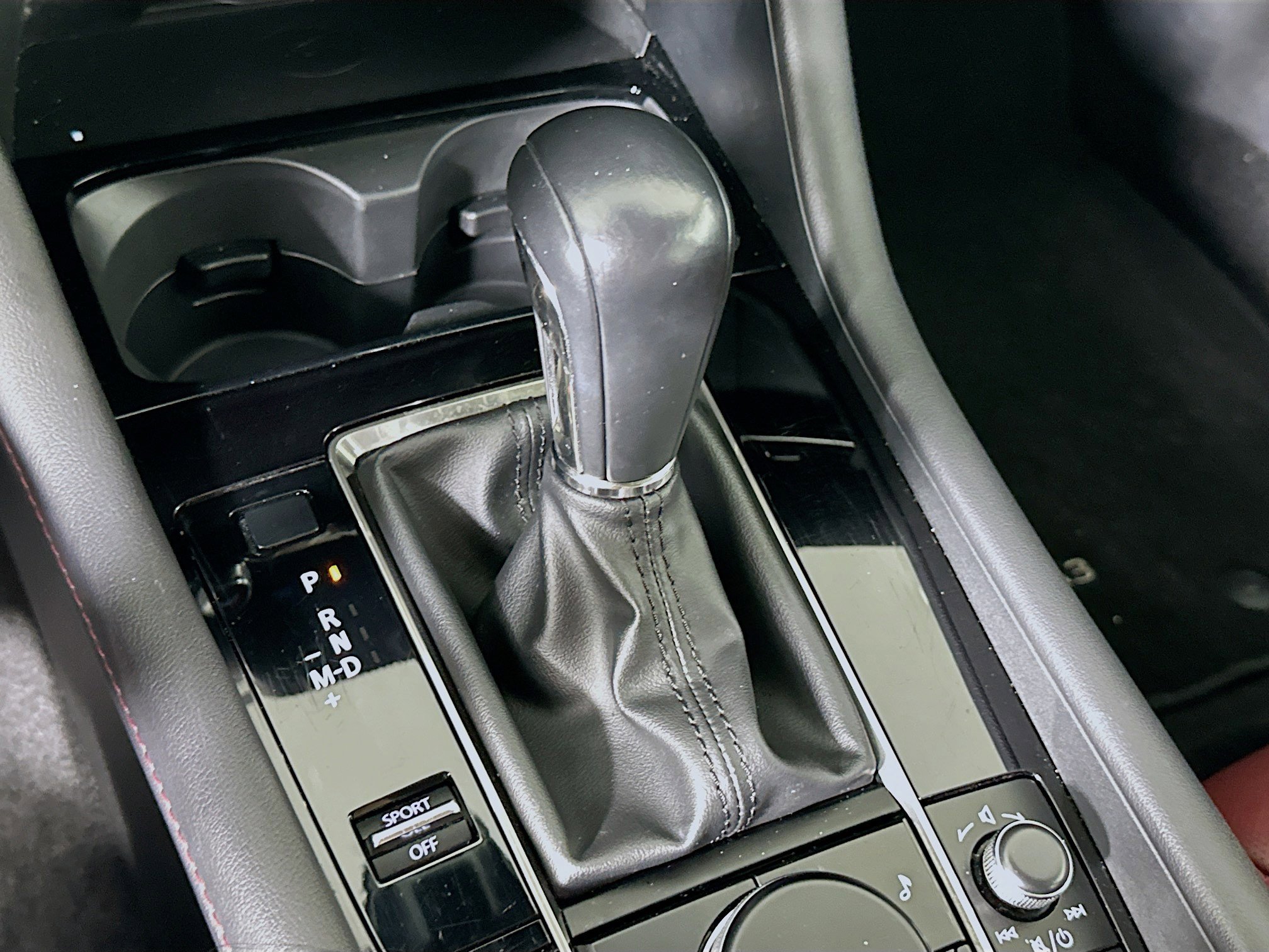 Used 2024 MAZDA MAZDA3 s image 24