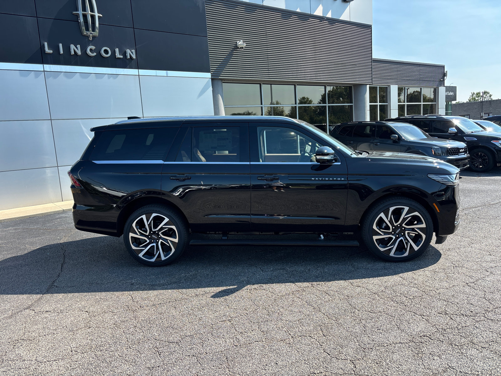 New 2027 Lincoln Navigator Black Label AWD/4WD image 8
