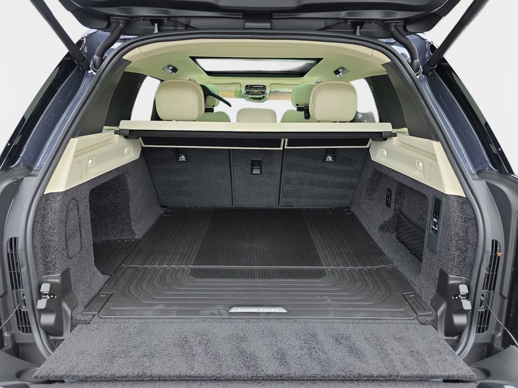 New 2026 Land Rover Range Rover SE image 12