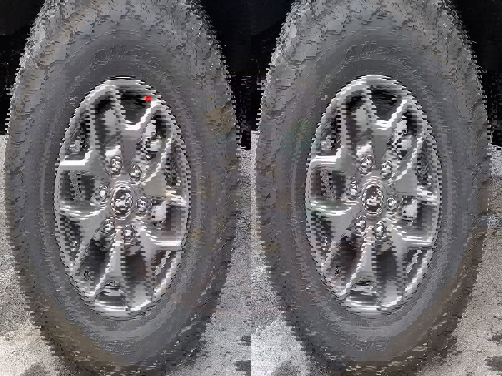 New 2025 Ford Bronco Badlands image 14