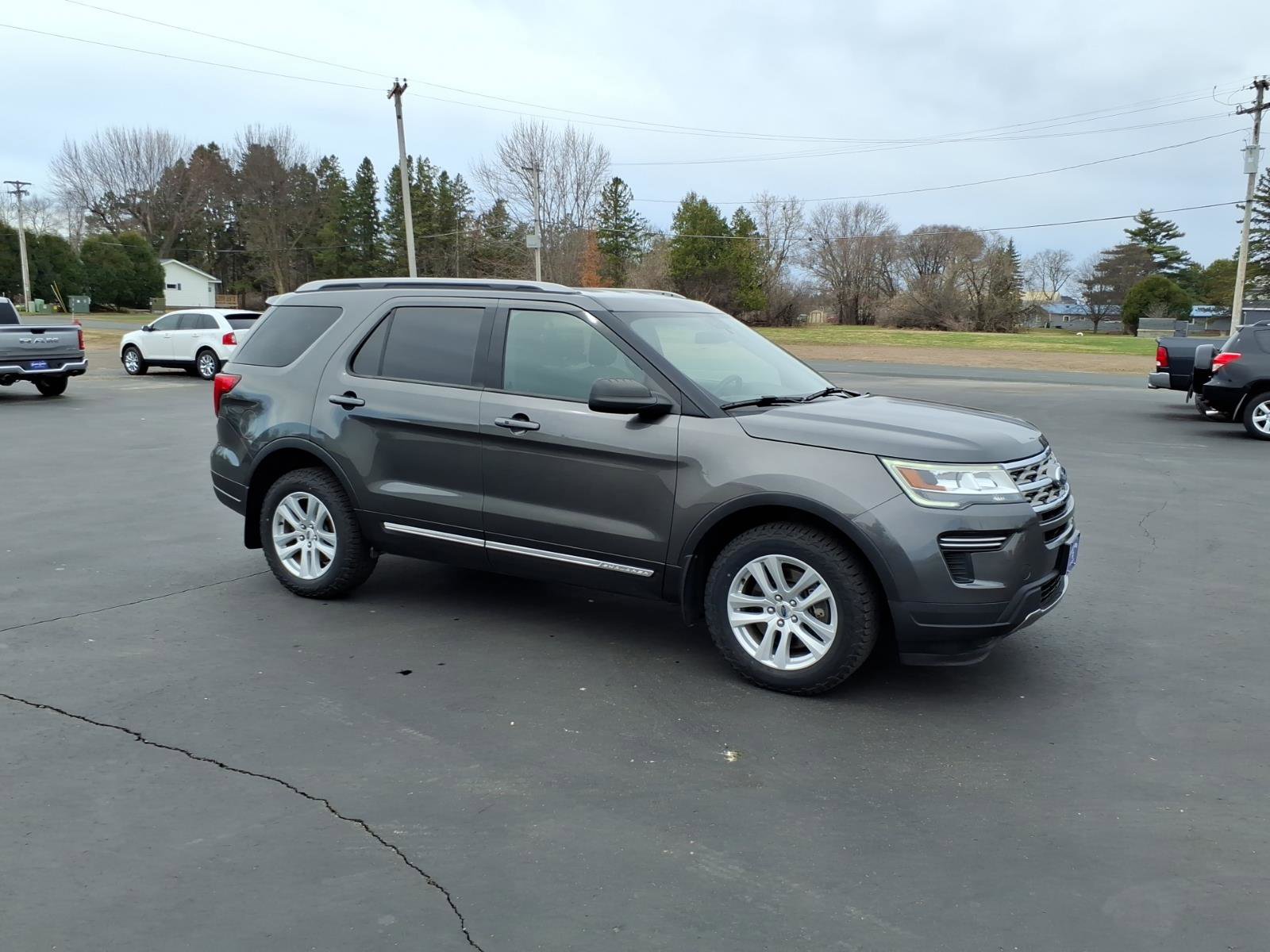 Used 2018 Ford Explorer XLT AWD/4WD image 8
