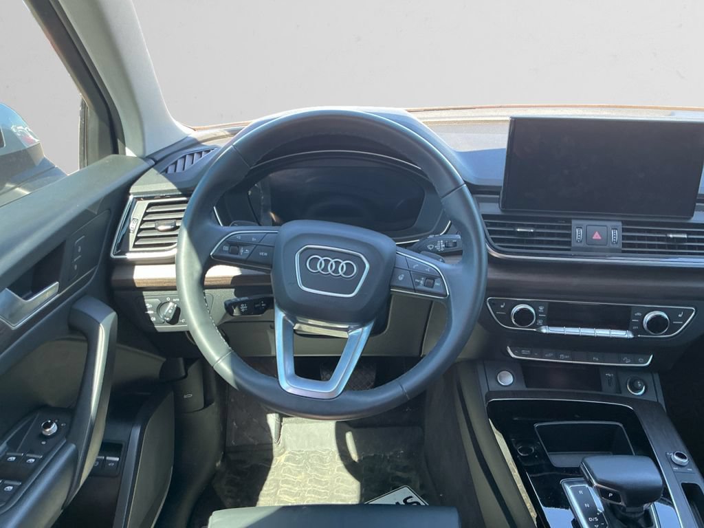 Used 2025 Audi Q5 e Premium AWD/4WD image 12