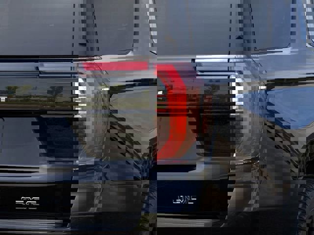 New 2026 GMC Yukon Denali Ultimate w/ LPO, Floor Liner Package image 11