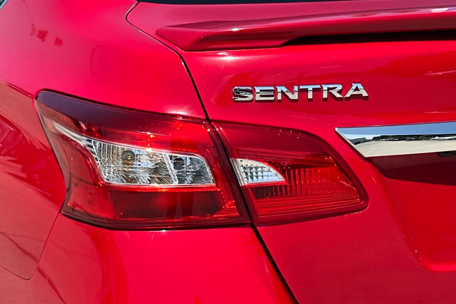 Used 2016 Nissan Sentra SR w/ Driver's Assist Package FWD image 13