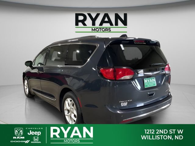 Used 2020 Chrysler Pacifica Limited image 7